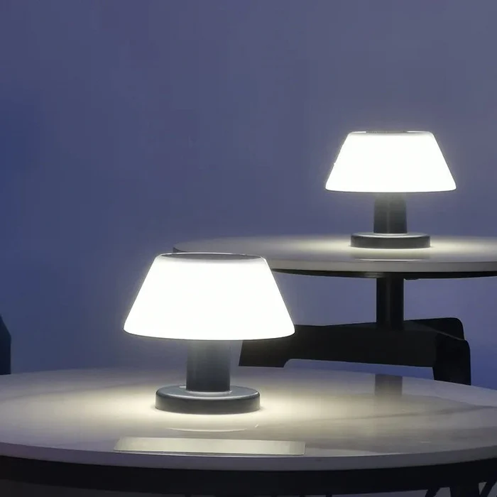 Solari Solar Table Lamp
