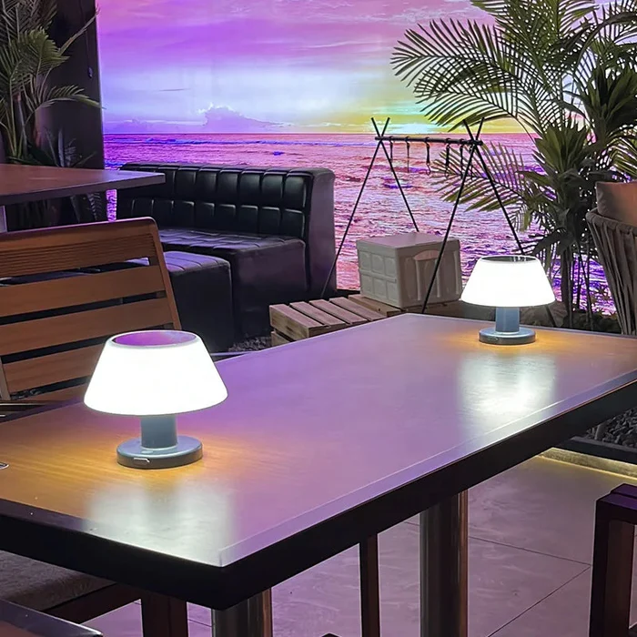 Solari Solar Table Lamp