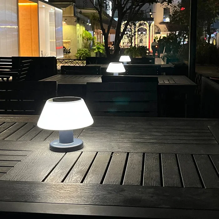Solari Solar Table Lamp