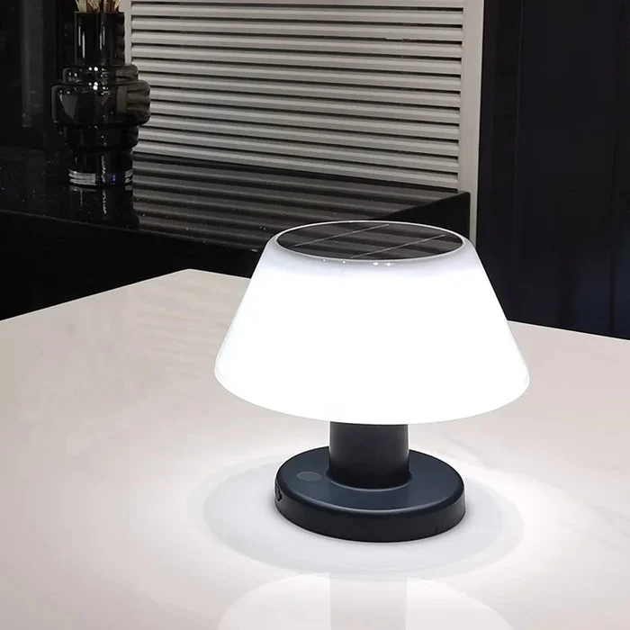 Solari Solar Table Lamp