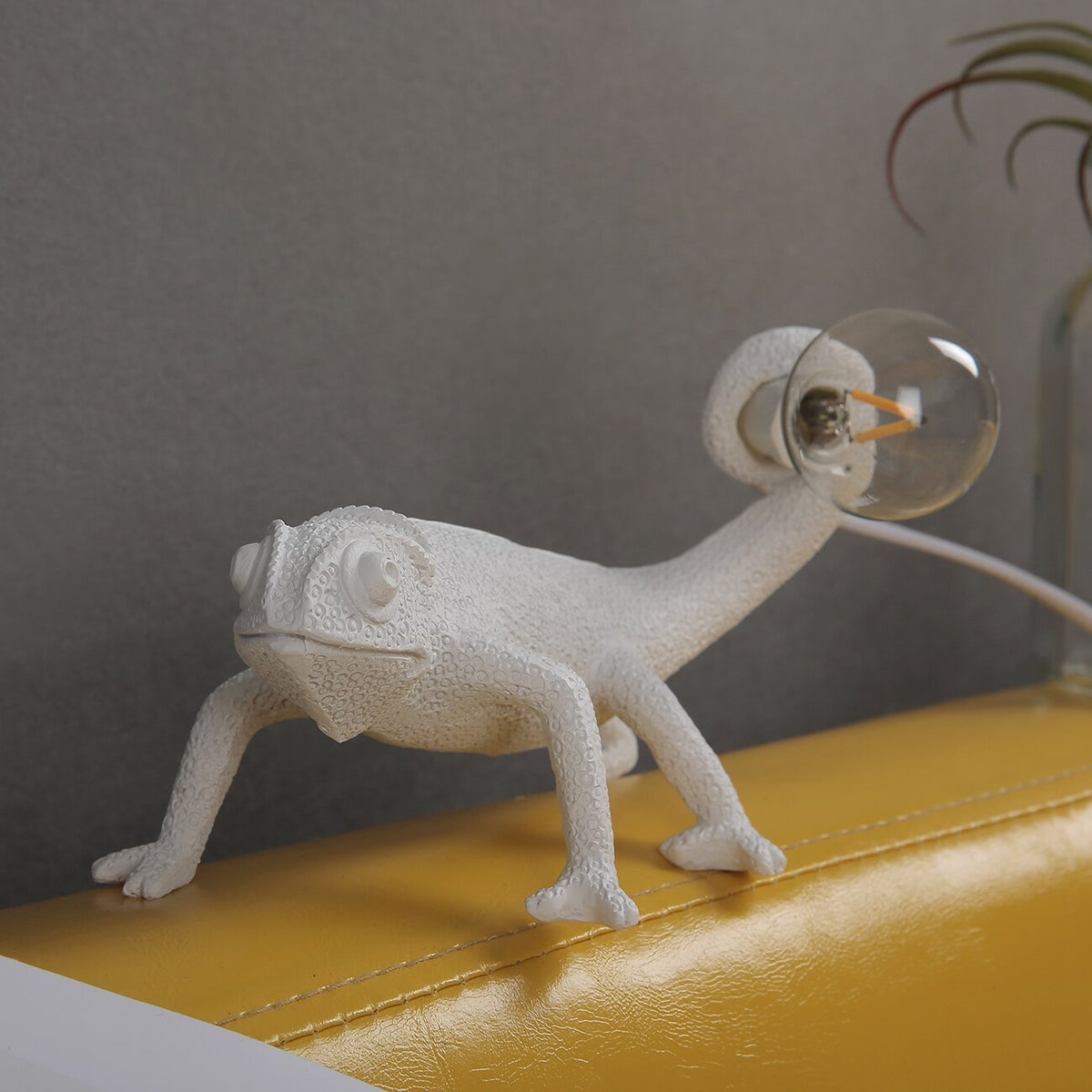Resin Lizard Table Lamp