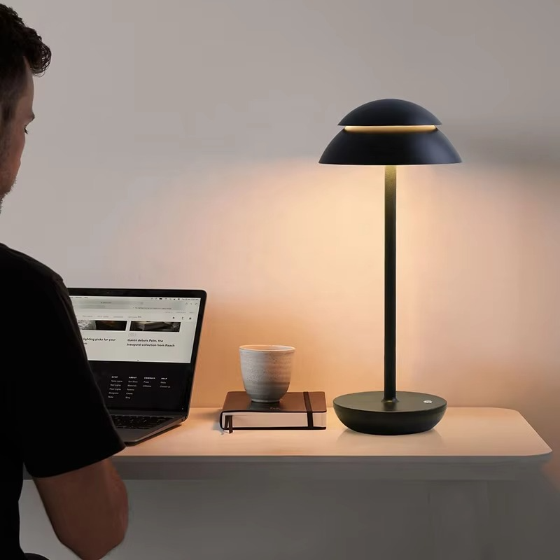 Glowing Prestige Lamp