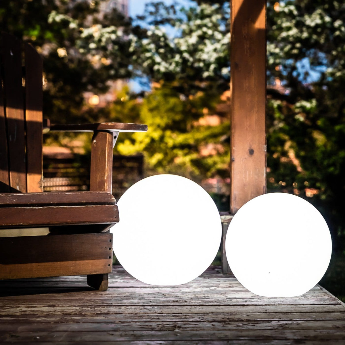 Globe Garden Lamp