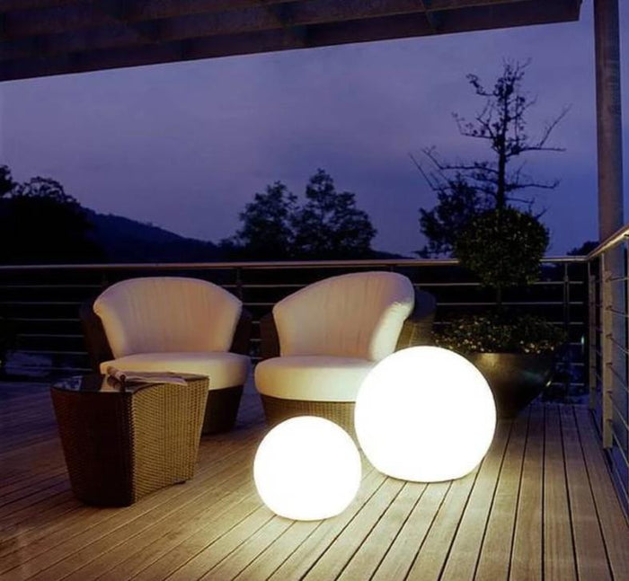 Globe Garden Lamp