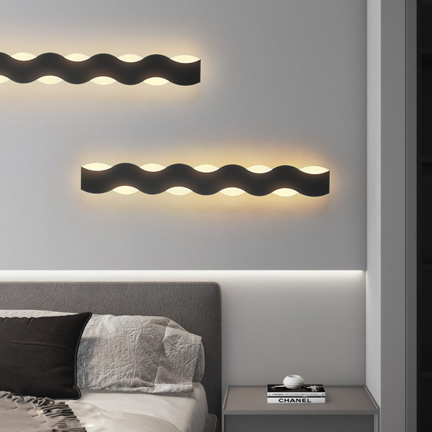 Wave Outdoor Wall Light