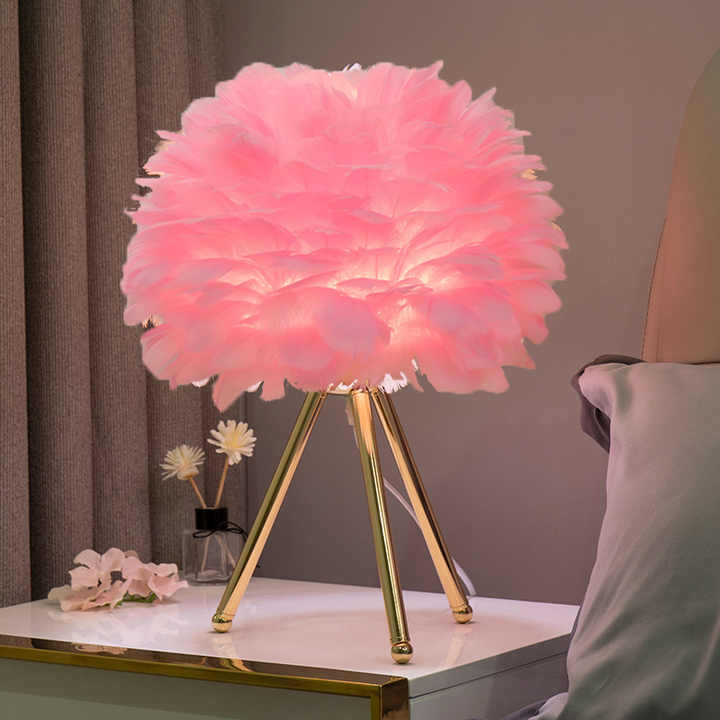 Missfeather Dimmable Feather Table Lamp