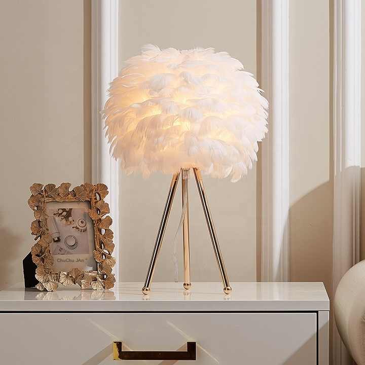 Missfeather Dimmable Feather Table Lamp