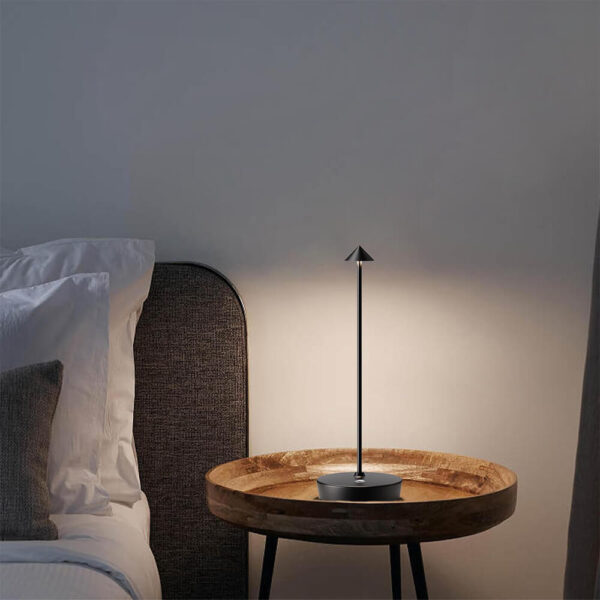 Minimalist Cordless LED Table Lamp